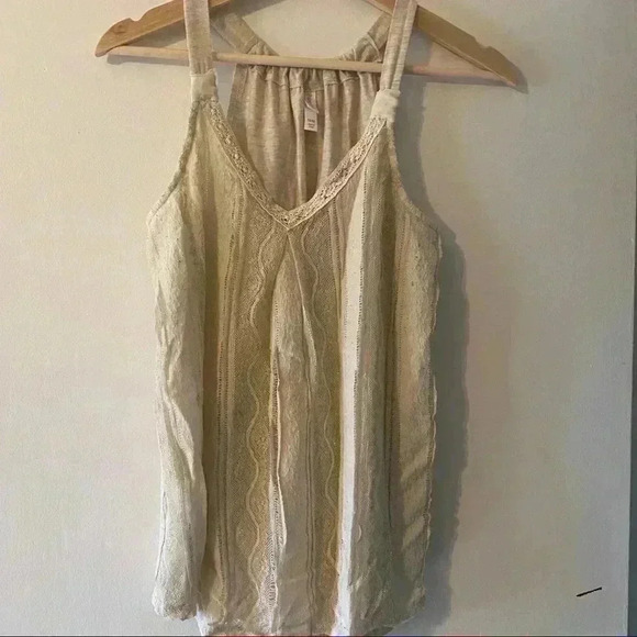 Bundle mossimo tanks and T-shirt women’s - Picture 8 of 11